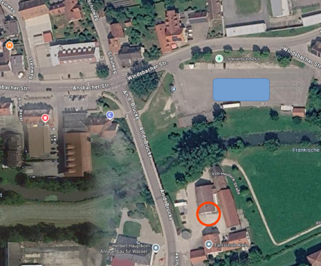 Parkplatz/Halle